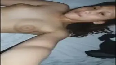 Cewek Puting Mulus Cantik Pasrah Digenjot